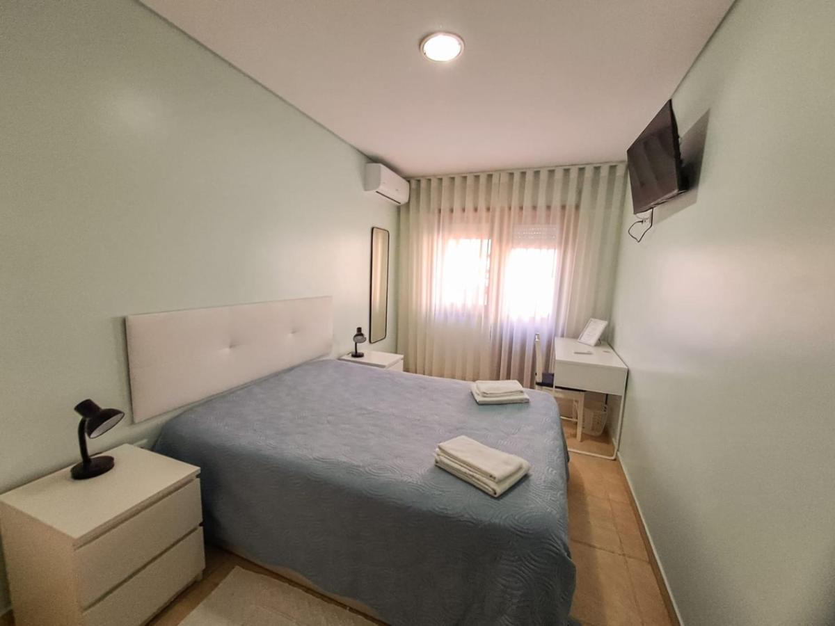 Private At Fatima's Hostel Porto